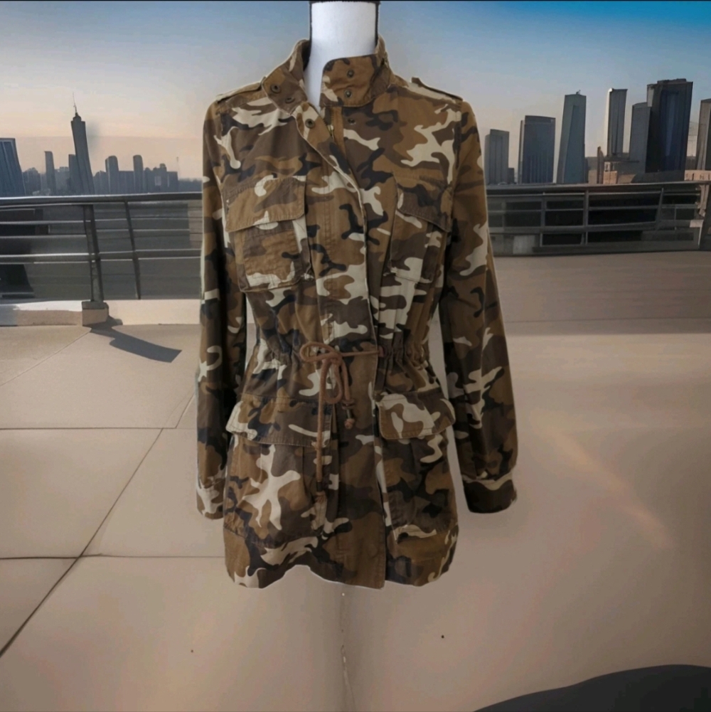 Women's/Juniors Brown Camouflage Utility Jacket Size Medium